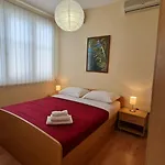 Dami Apartment *