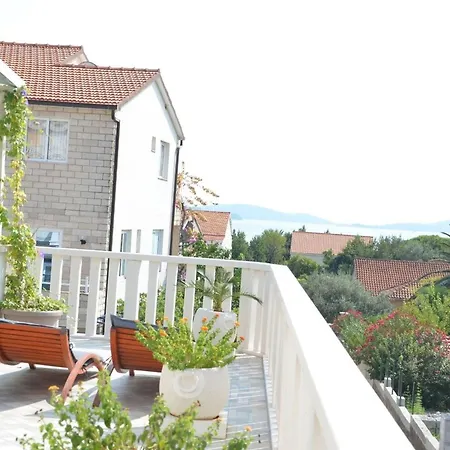 Dami Apartment *