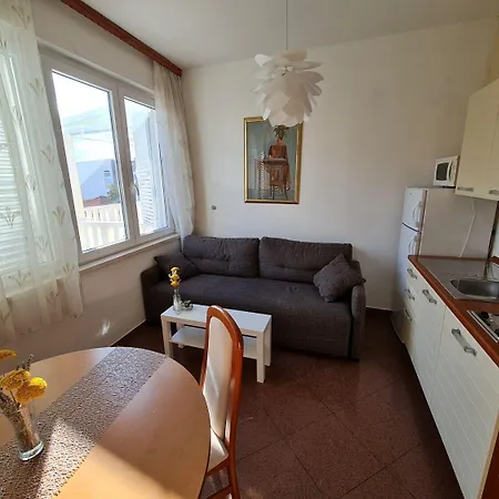 Dami Apartment *