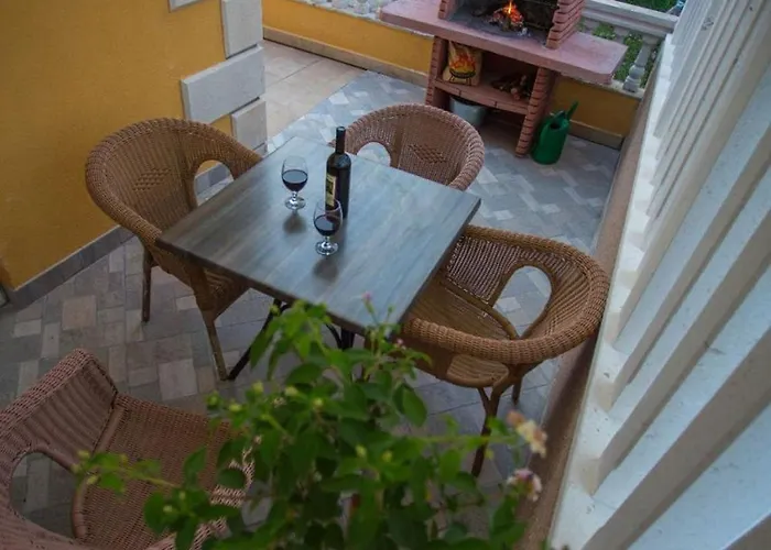 Dami Apartment